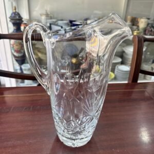 Jarra de cristal súper tallado con pico vertedor
