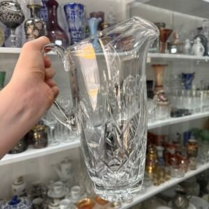 Jarra de cristal súper tallado con pico vertedor