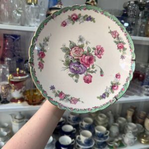 Plato inglés con flores