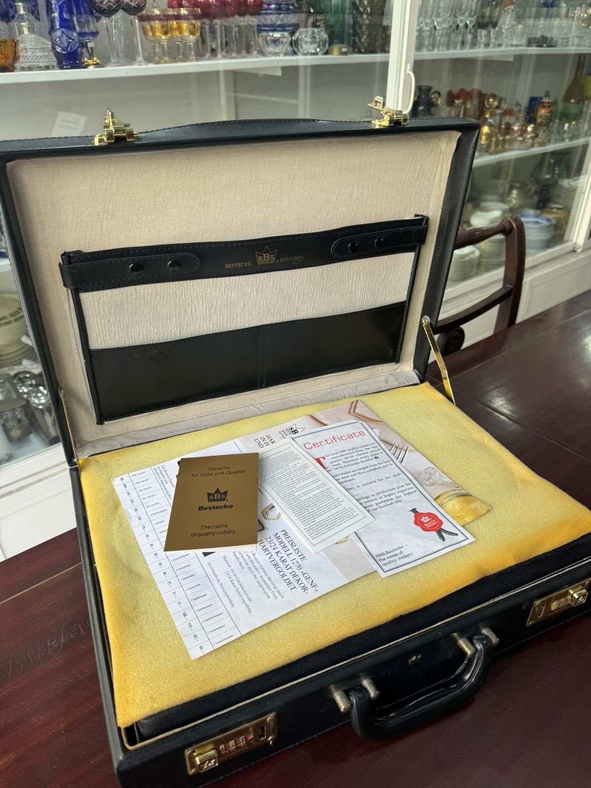 Juego de cubiertos SOLINGEN con baño de oro 18 K - 70 PIEZAS - Image 2