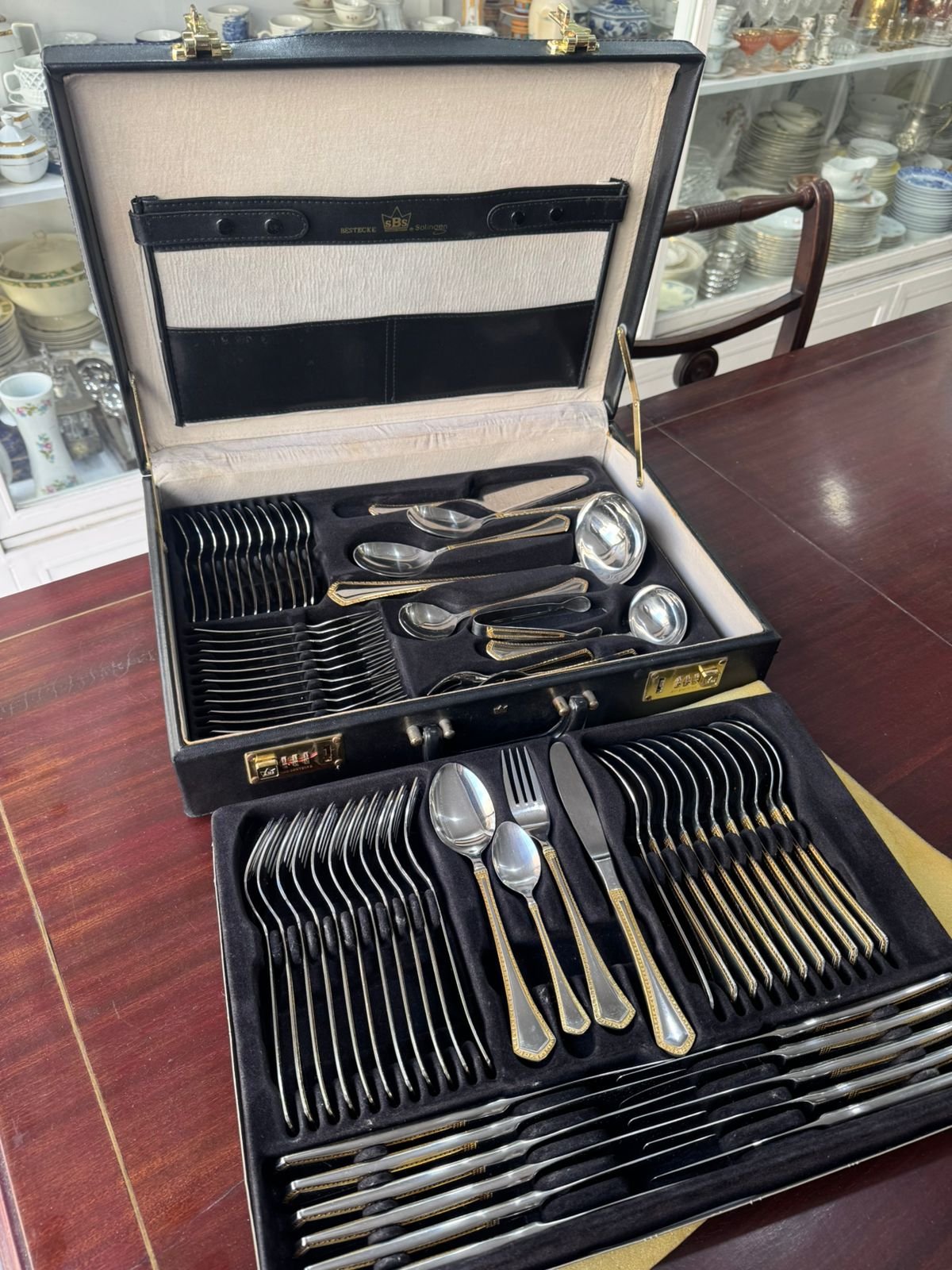 Juego de cubiertos SOLINGEN con baño de oro 18 K - 70 PIEZAS - Image 5