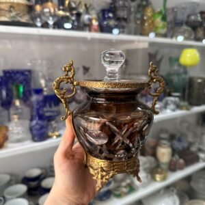 Bombonera de cristal súper tallado marron con monturas de bronce