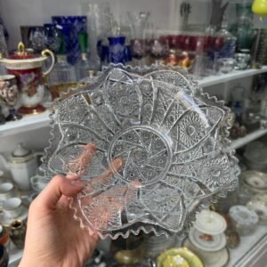 Fuente de vidrio prensado