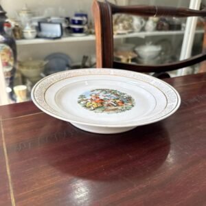 Masitero con pie con escena galante