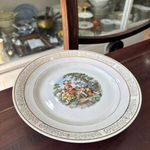 Masitero con pie con escena galante