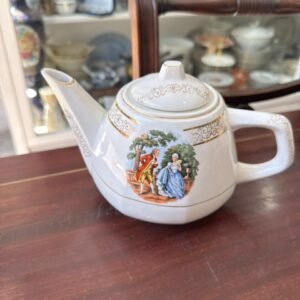 Tetera con escena galante