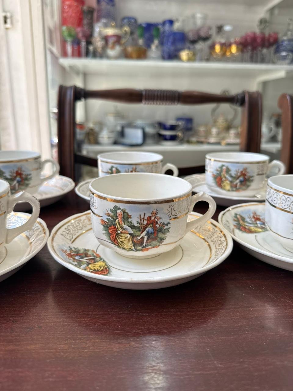 Juego de 6 dúos de té con escenas galantes - Image 2