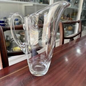 Jarra de cristal tallado