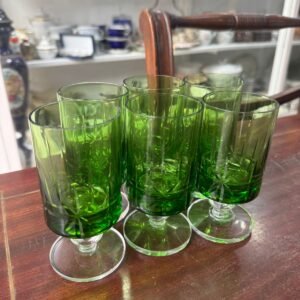 Juego de 6 copas de cristal tallado verde