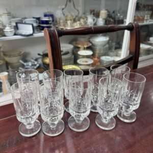 Juego de 10 copas de cristal tallado para licor