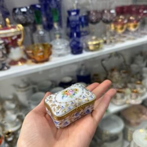 Pastillero o cofre porcelana francesa pintado a mano