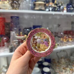 Plato porcelana francesa limoges con escena galante fragonard