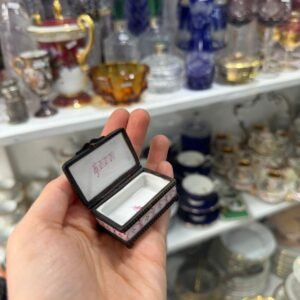 Pastillero o cofre porcelana