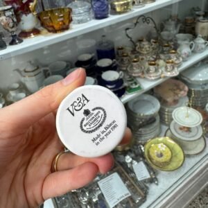 Cofre o pastillero de porcelana de colección