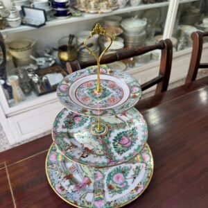 Triolet 3 niveles con platos de porcelana oriental pintados a mano con oro