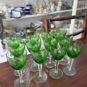 Juego de 12 copas de cristal súper tallado verde