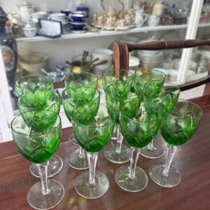 Juego de 12 copas de cristal súper tallado verde