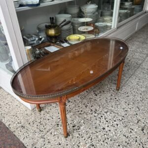 Mesa ratona de estilo