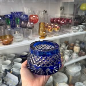 Exquisito cenicero cristal súper tallado azul