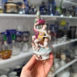 Figura porcelana italiana CAPODIMONTE