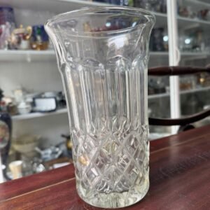 Florero de vidrio prensado