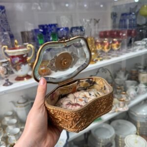 Cofre de cristal con bronce