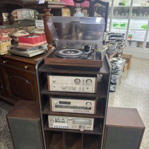 Equipo SONY con mueble deck, ampli, radio sintonizador, bandeja giradiscos CONTINENTAL, parlantes CONTINENTAL