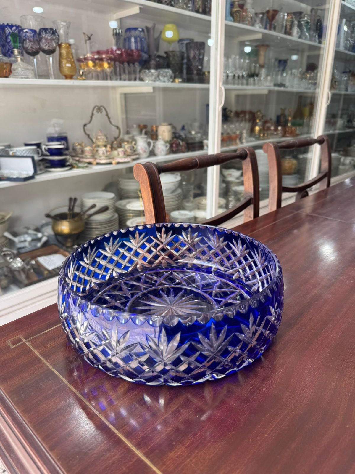 Gran centro de mesa, frutera o ensaladera de cristal súper tallado azul - Image 5