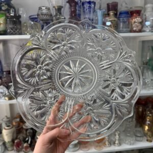 Fuente de vidrio prensado