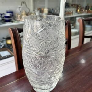 Exquisito florero de cristal súper tallado