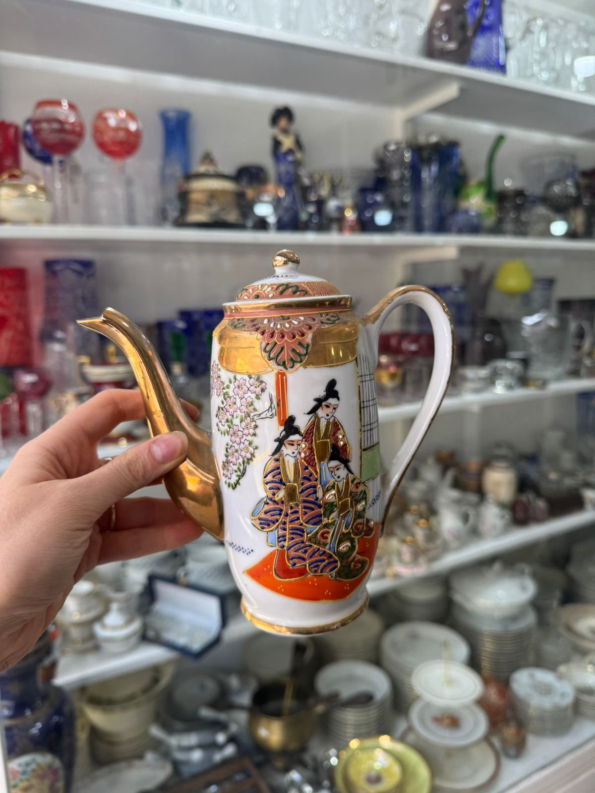 Juego de café porcelana japonesa pintada a mano con oro SATSUMA - se ve a la geisha en el fondo de la taza - Image 7