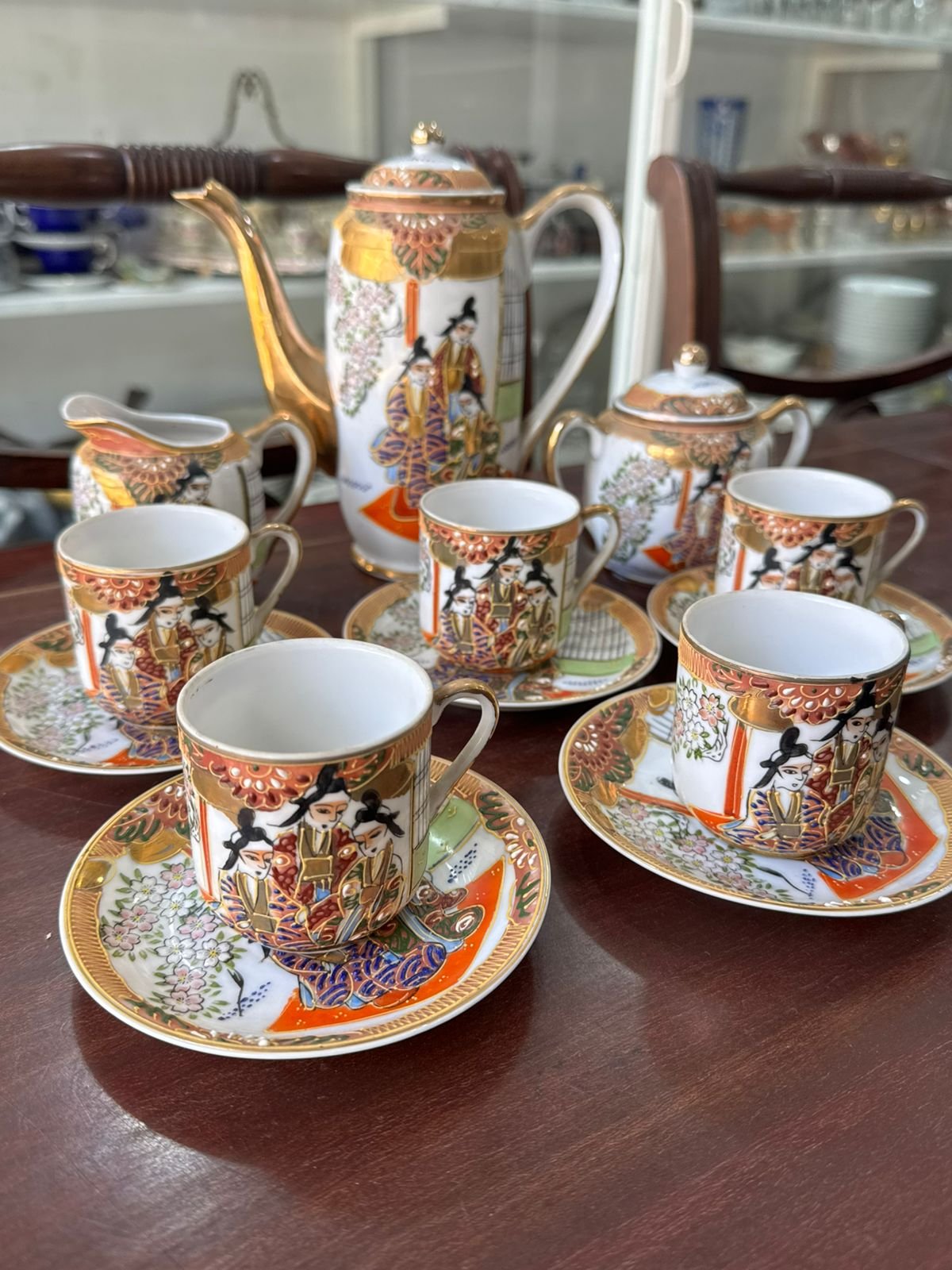 Juego de café porcelana japonesa pintada a mano con oro SATSUMA - se ve a la geisha en el fondo de la taza - Image 5
