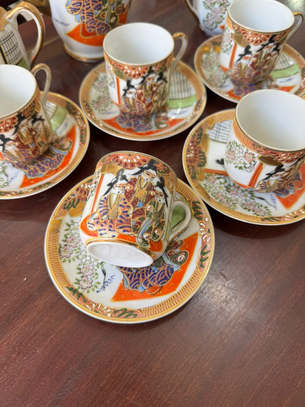 Juego de café porcelana japonesa pintada a mano con oro SATSUMA - se ve a la geisha en el fondo de la taza - Image 3