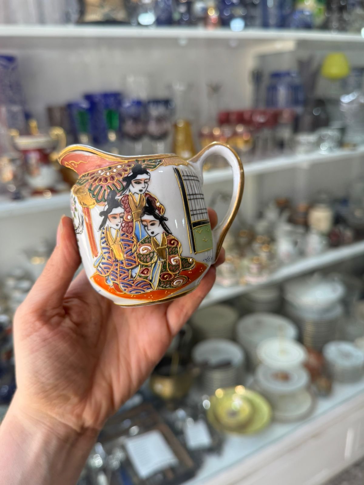 Juego de café porcelana japonesa pintada a mano con oro SATSUMA - se ve a la geisha en el fondo de la taza - Image 13