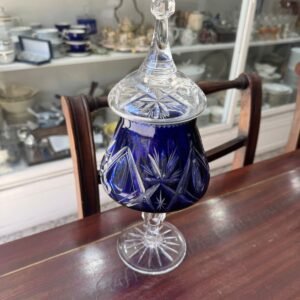Bombonera o caramelera de cristal súper tallado azul