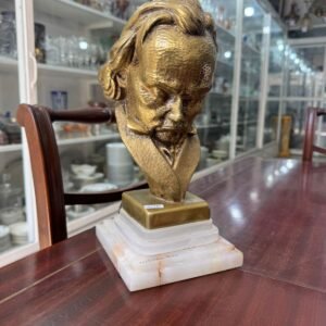 Beethoven de bronce con marmol