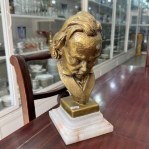 Beethoven de bronce con marmol