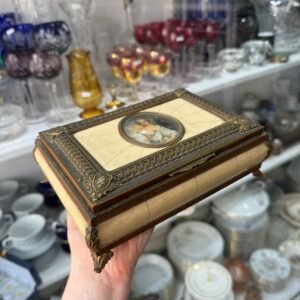 Caja musical nacar con bronce