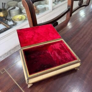 Caja musical nacar con bronce