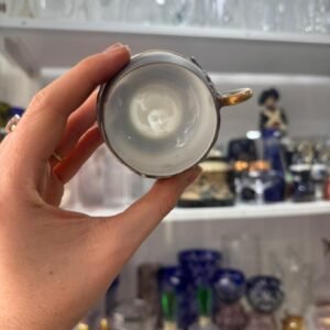 Dúo de café porcelana japonesa se ve la geisha en el fondo de la taza