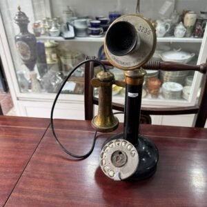 Telefono antiguo decorativo