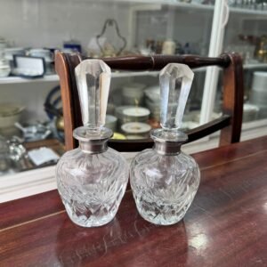 Par de perfumeros o botellones cristal tallado