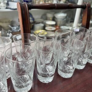 Juego de 11 vasos de cristal tallados