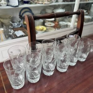 Juego de 11 vasos de cristal tallados