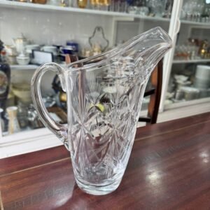 Jarra de cristal súper tallado con pico vertedor