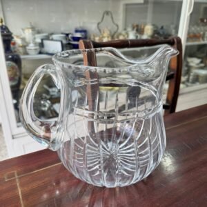 Jarra de cristal súper tallado grande con pico vertedor