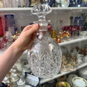 Exquisito botellón de cristal súper tallado con plata