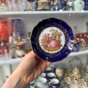 Plato porcelana limoges azul cobalto con escena galante