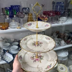 Triolet 3 niveles con platos de porcelana alemana de colección
