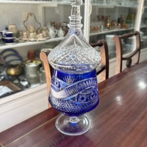 Exquisita caramelera o bombonera cristal súper tallado azul